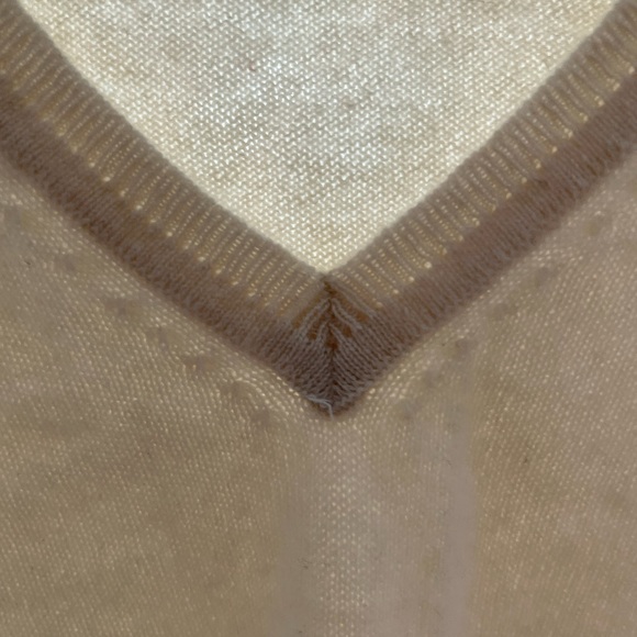Lord & Taylor Womens 100% Cashmere V Neck Pullover Sweater Ivory size M - Picture 6 of 7